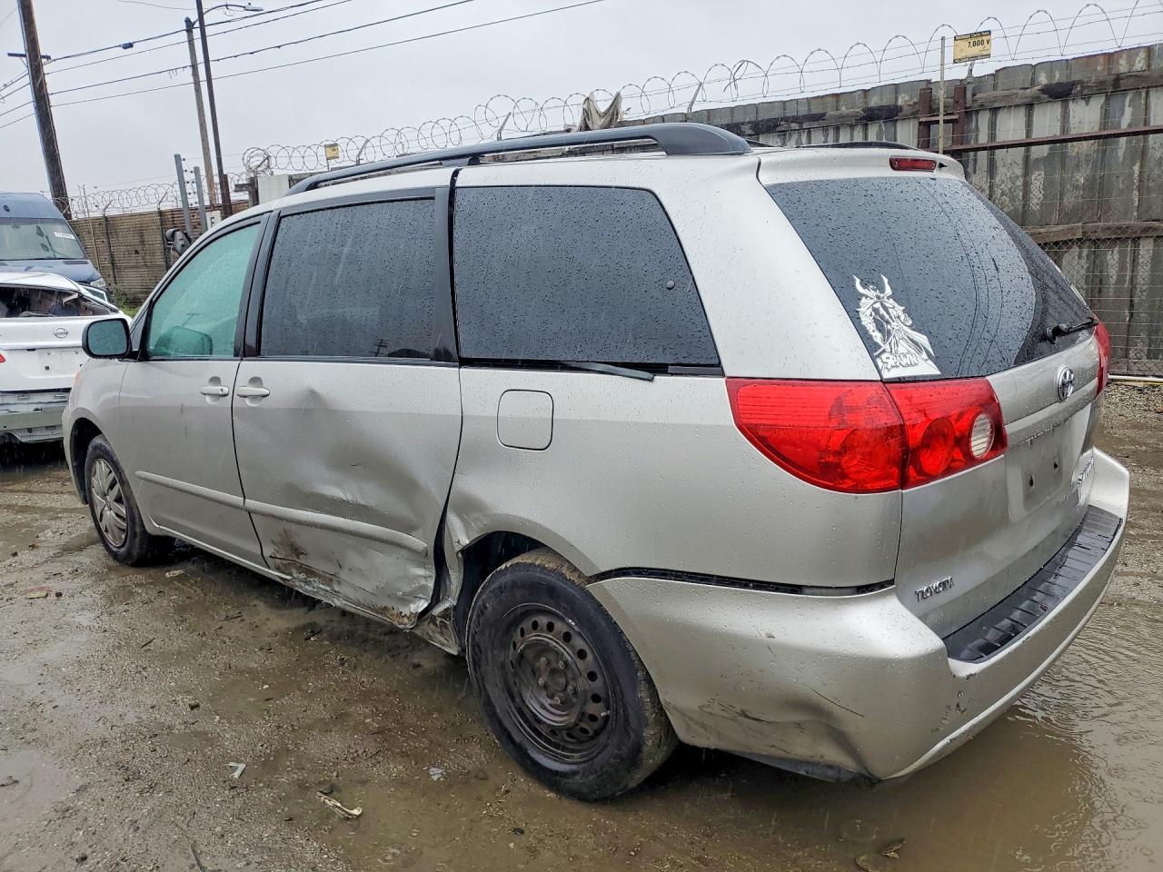 2007 TOYOTA SIENNA