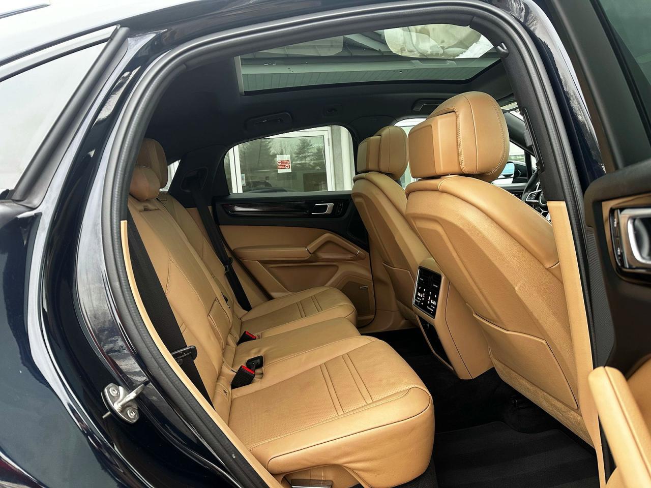 2020 PORSCHE CAYENNE