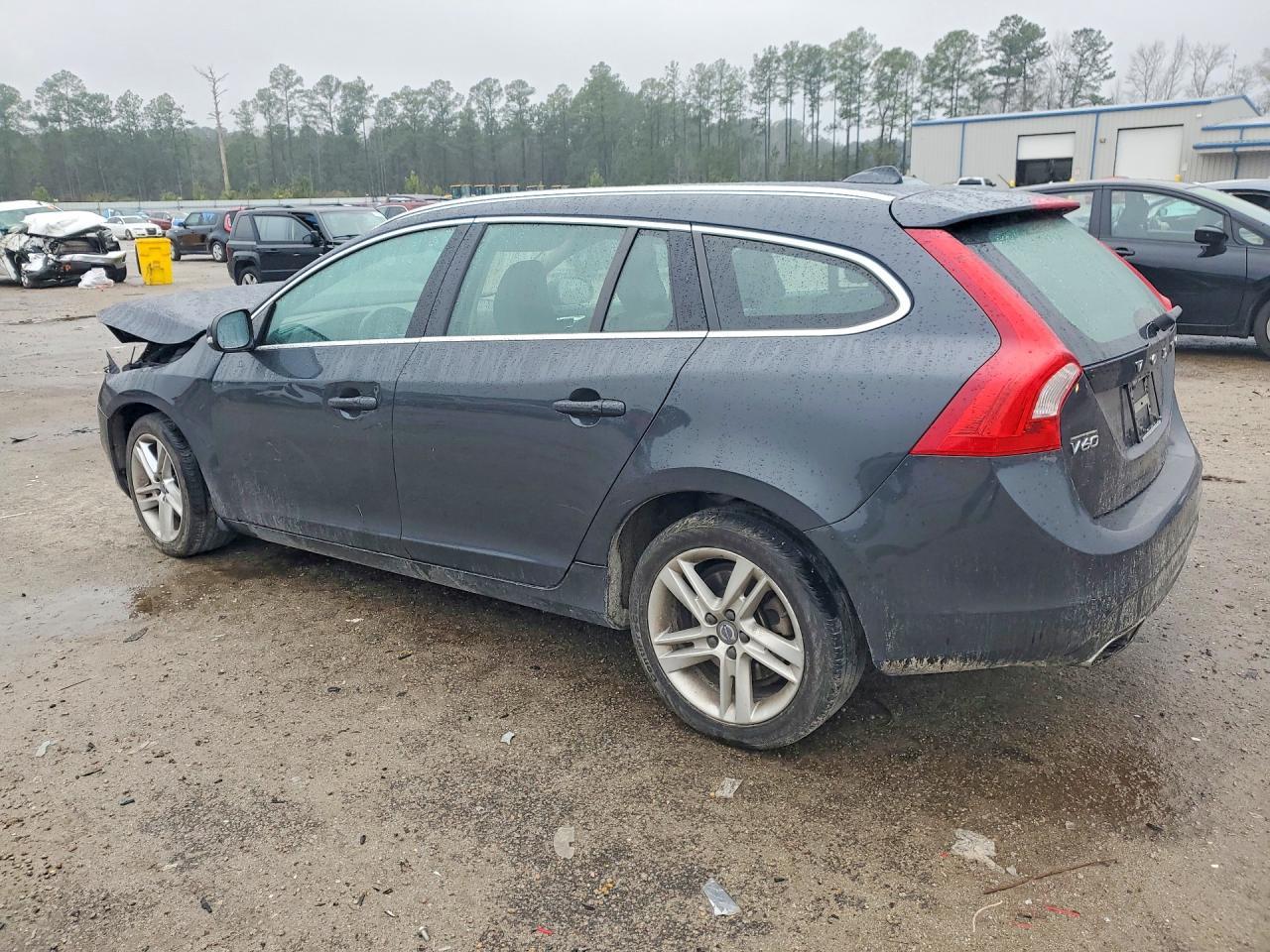 2015 VOLVO V60