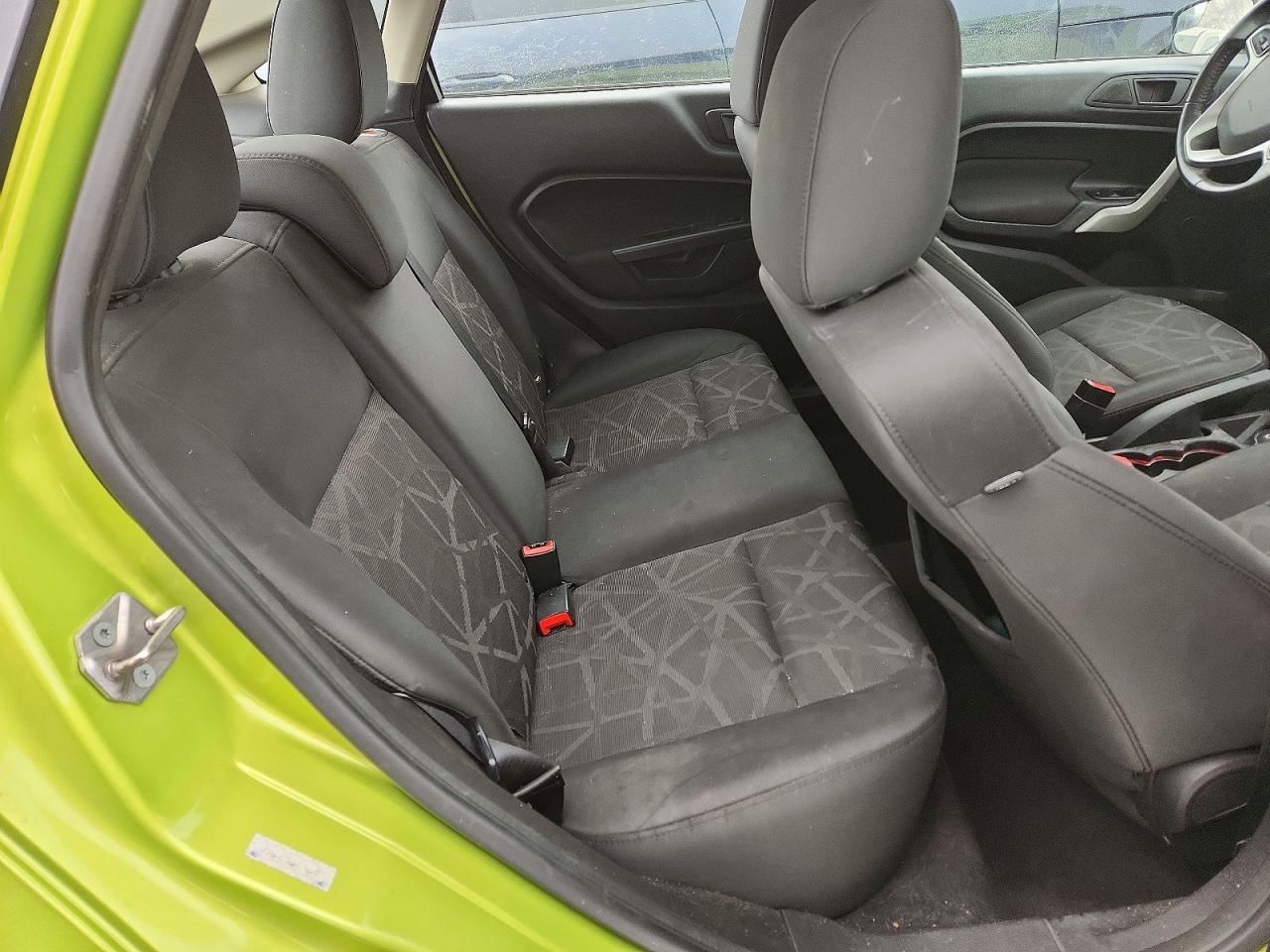 2011 FORD Fiesta