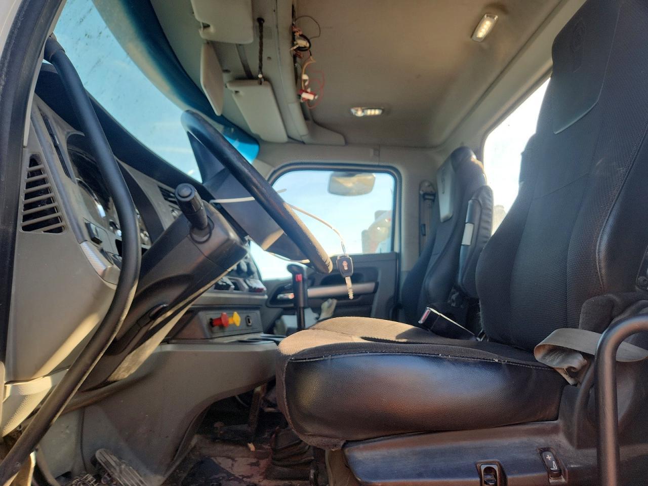 2020 KENWORTH T880
