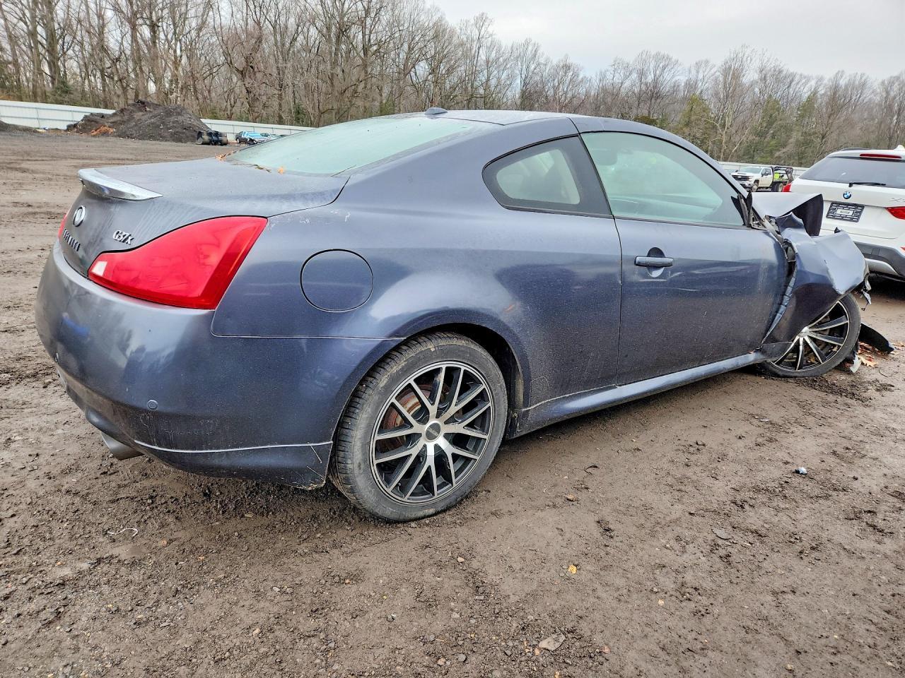 2011 INFINITI G37