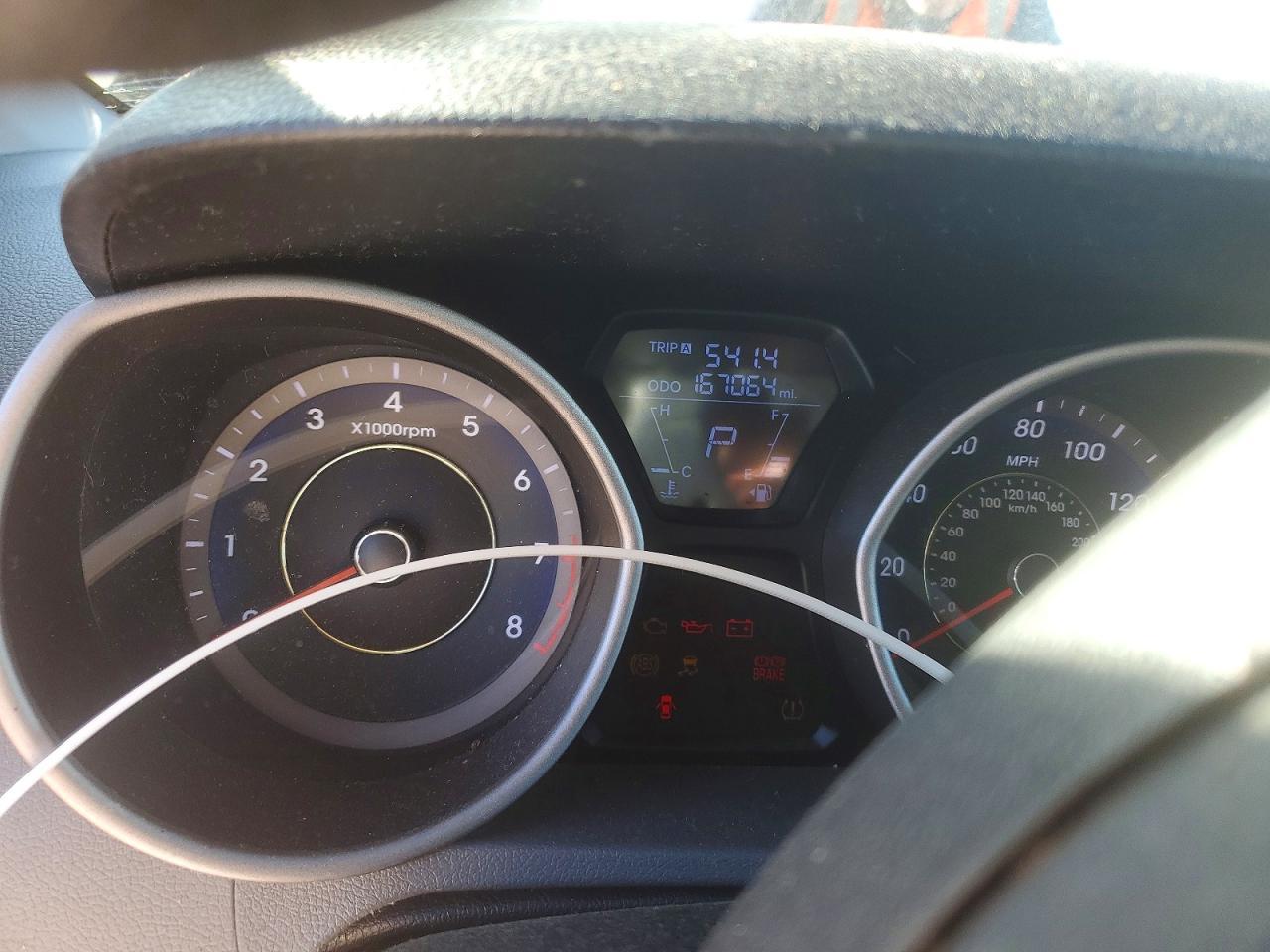 2011 HYUNDAI ELANTRA