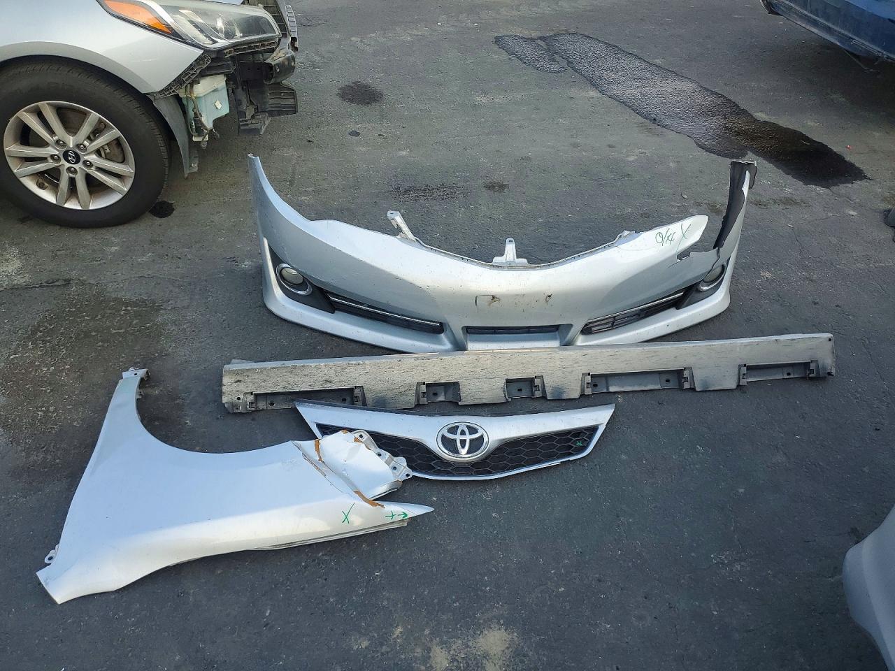 2014 TOYOTA CAMRY