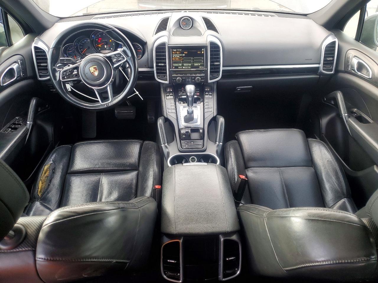 2016 PORSCHE CAYENNE