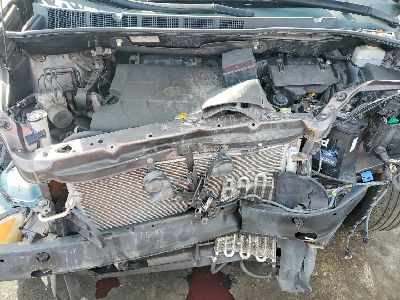 2013 TOYOTA SIENNA