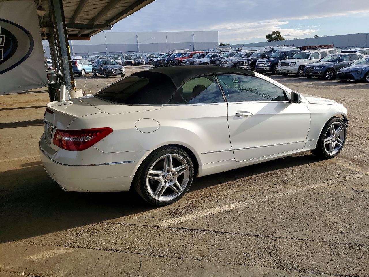 2013 MERCEDES-BENZ E-Class