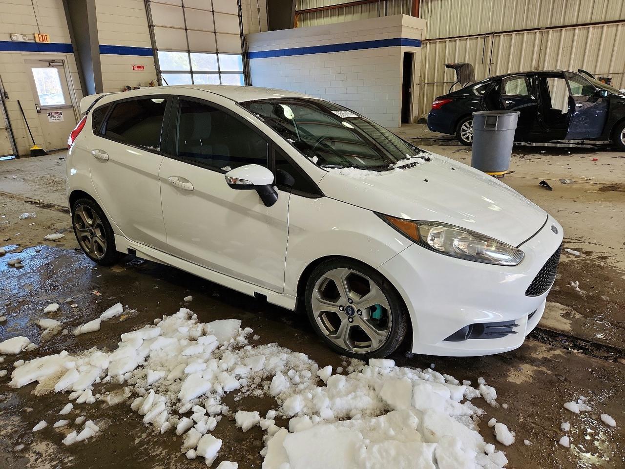 2015 FORD Fiesta