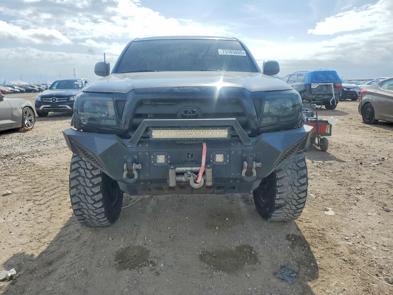 2011 TOYOTA TACOMA