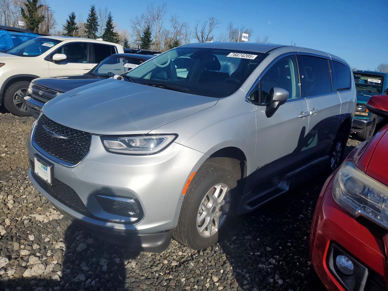 2023 CHRYSLER Pacifica