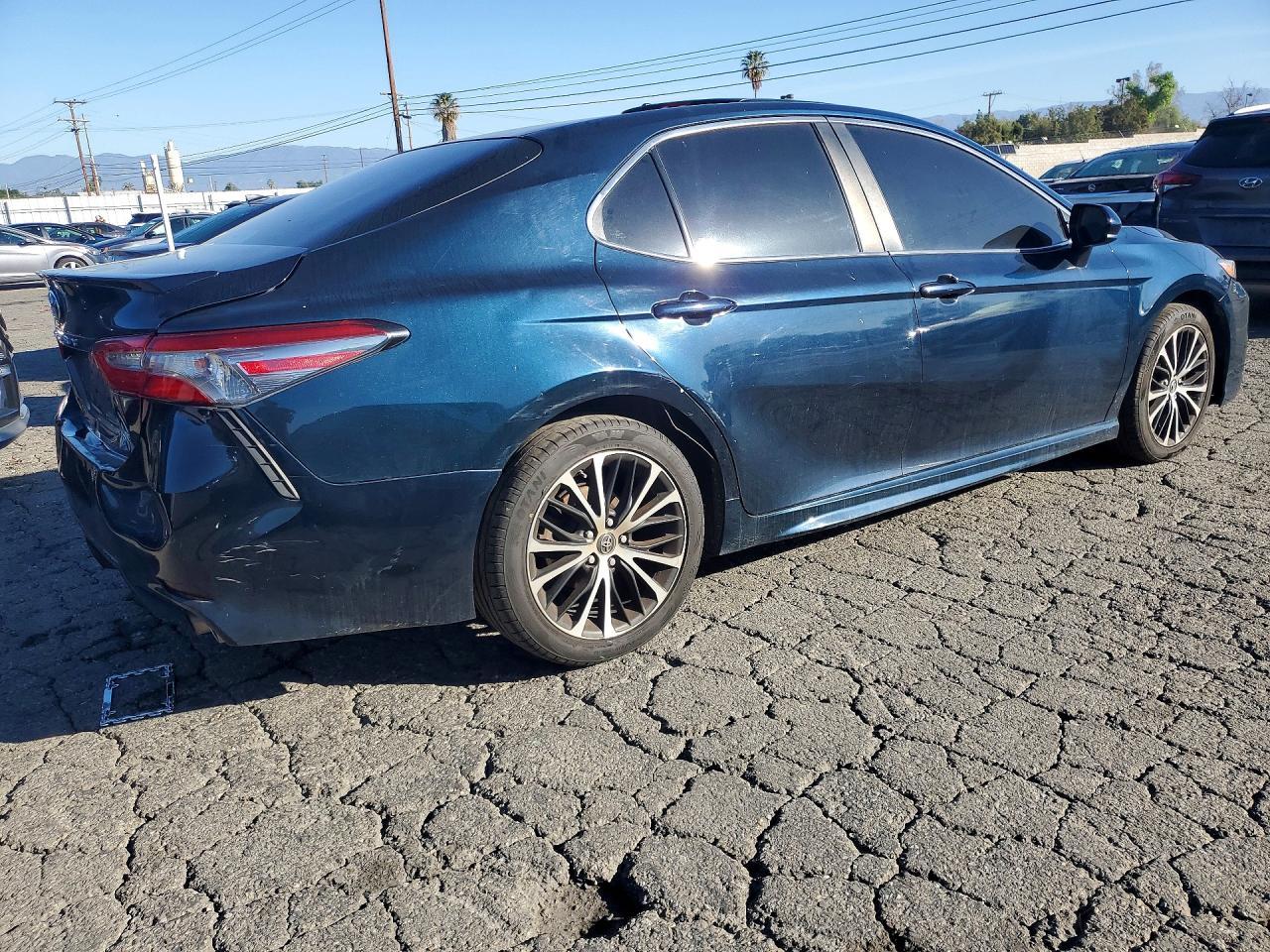 2018 TOYOTA CAMRY