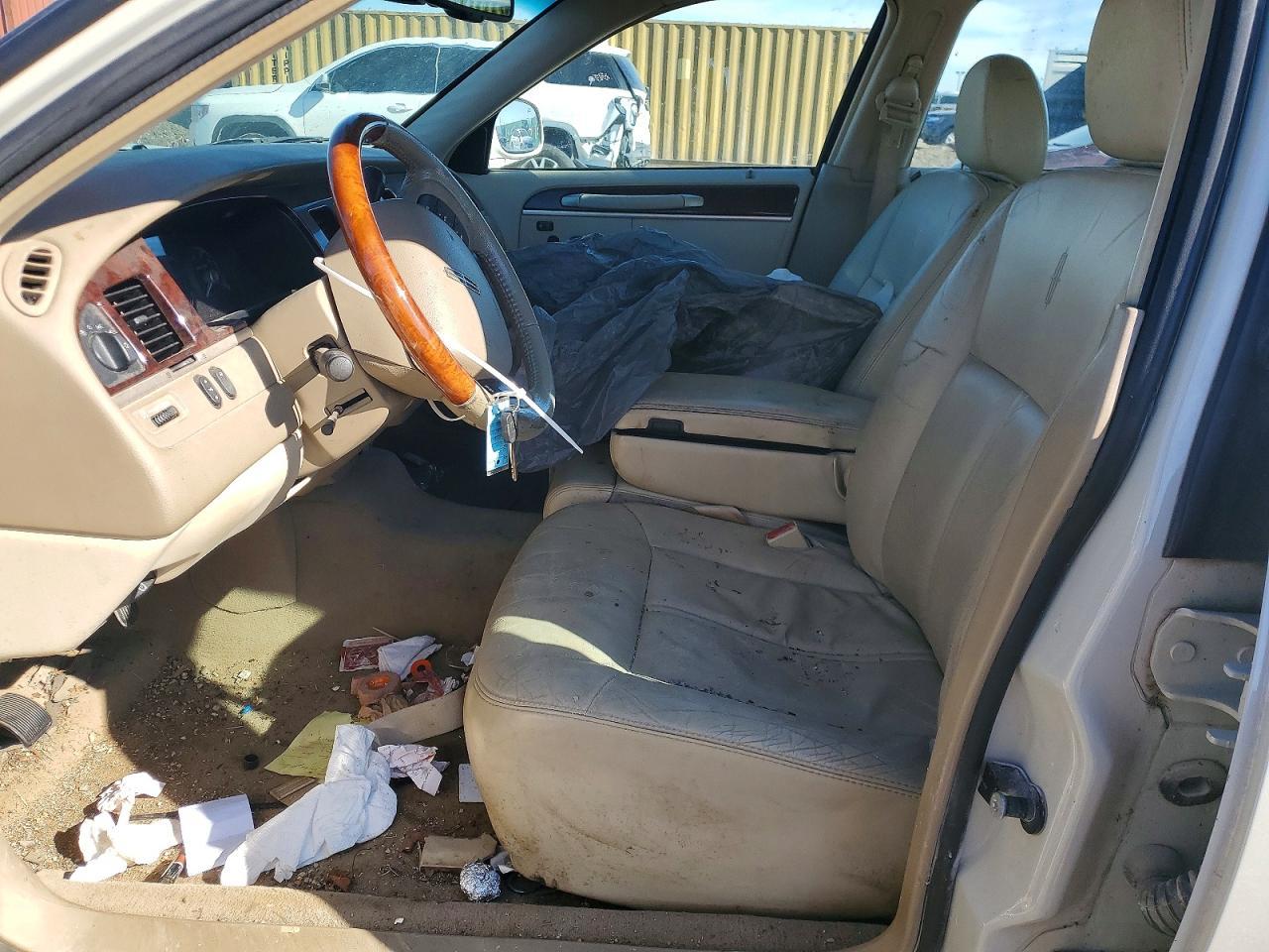 2007 LINCOLN Town Car