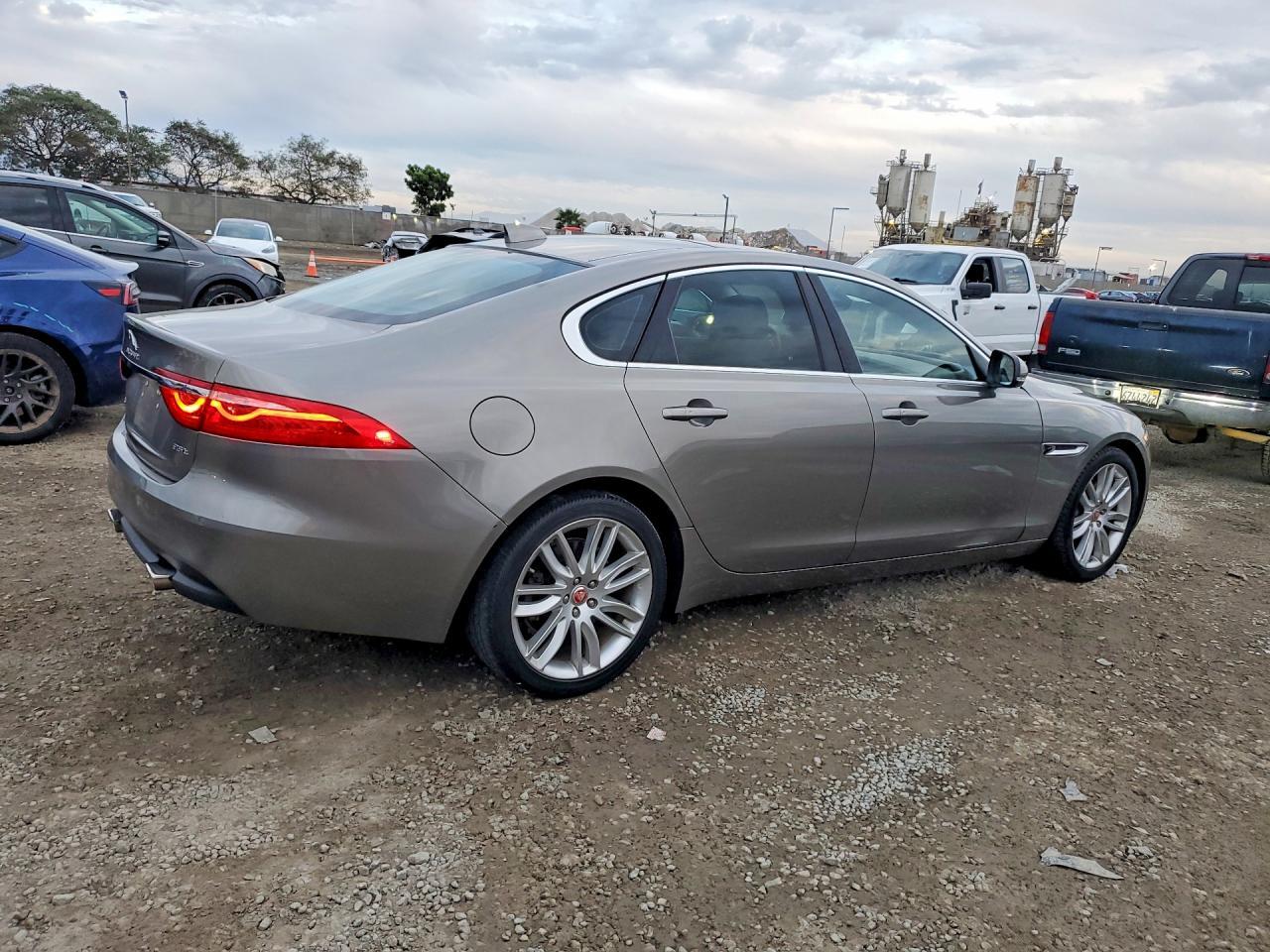 2018 JAGUAR XF