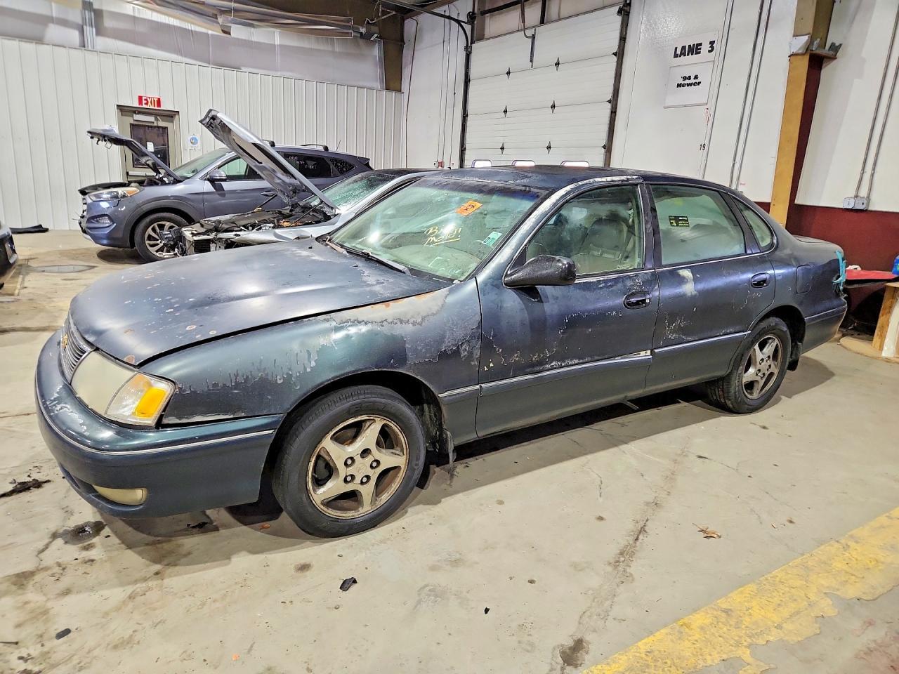 1999 TOYOTA Avalon
