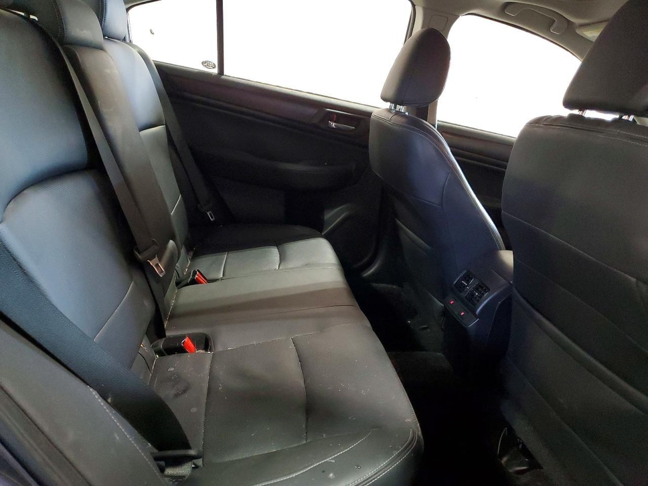 2015 SUBARU Legacy