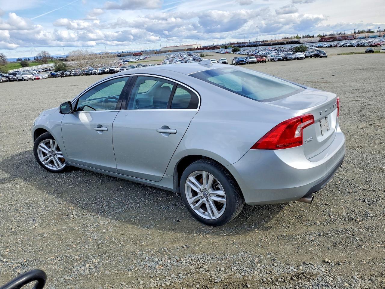 2013 VOLVO S60