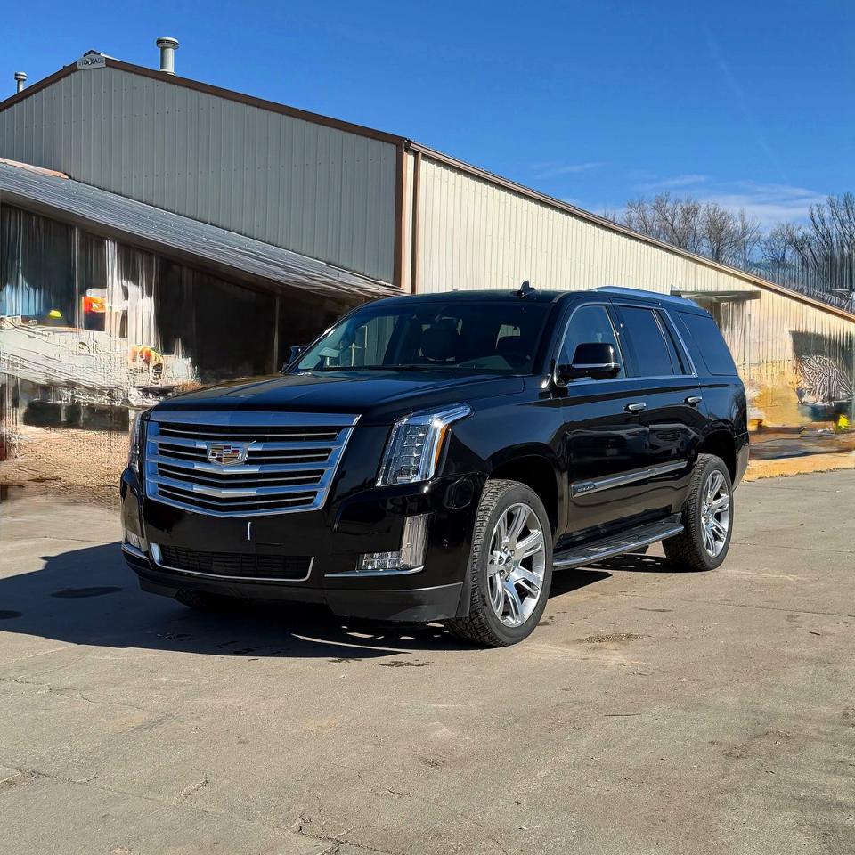 2017 CADILLAC ESCALADE