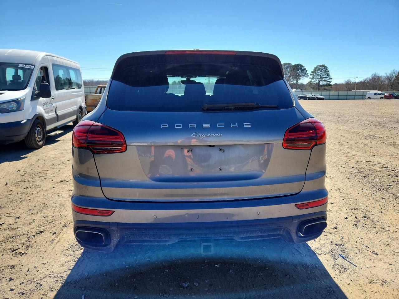 2016 PORSCHE CAYENNE