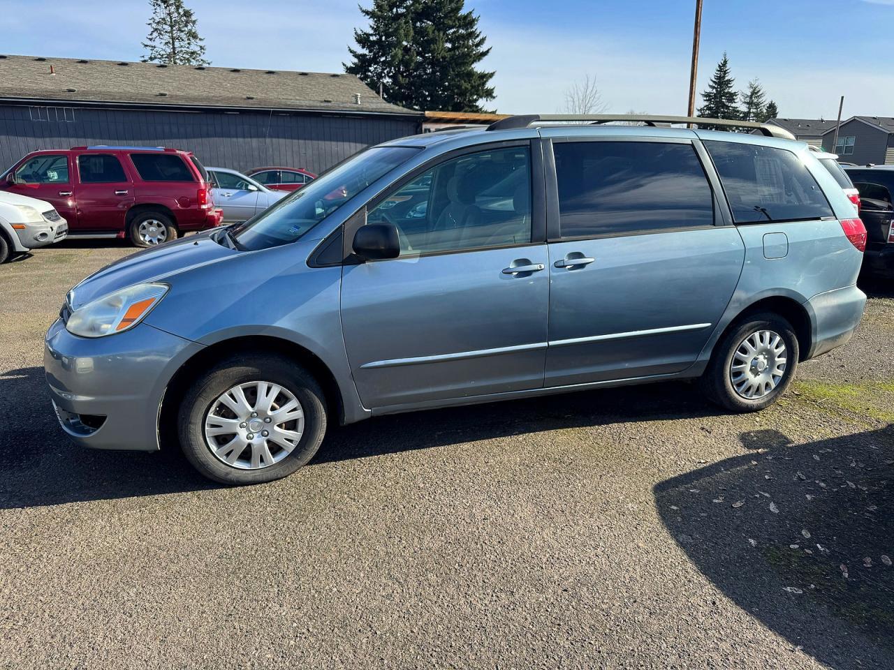 2004 TOYOTA SIENNA