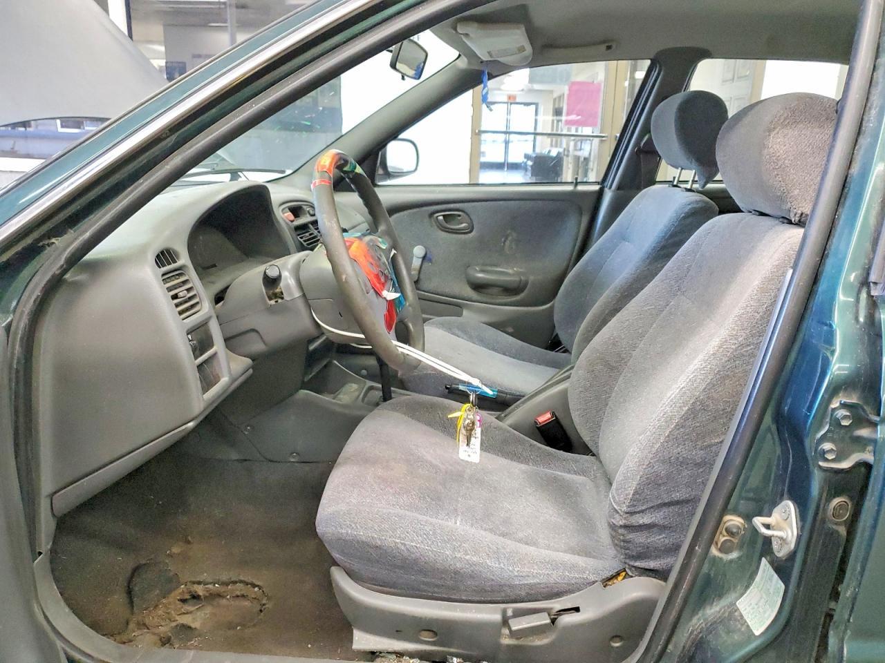 1999 SUZUKI Esteem