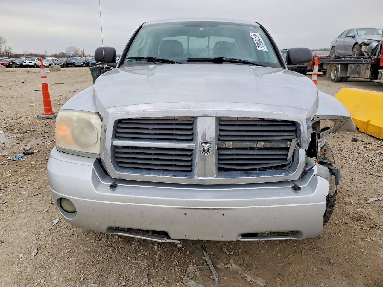 2005 DODGE Dakota