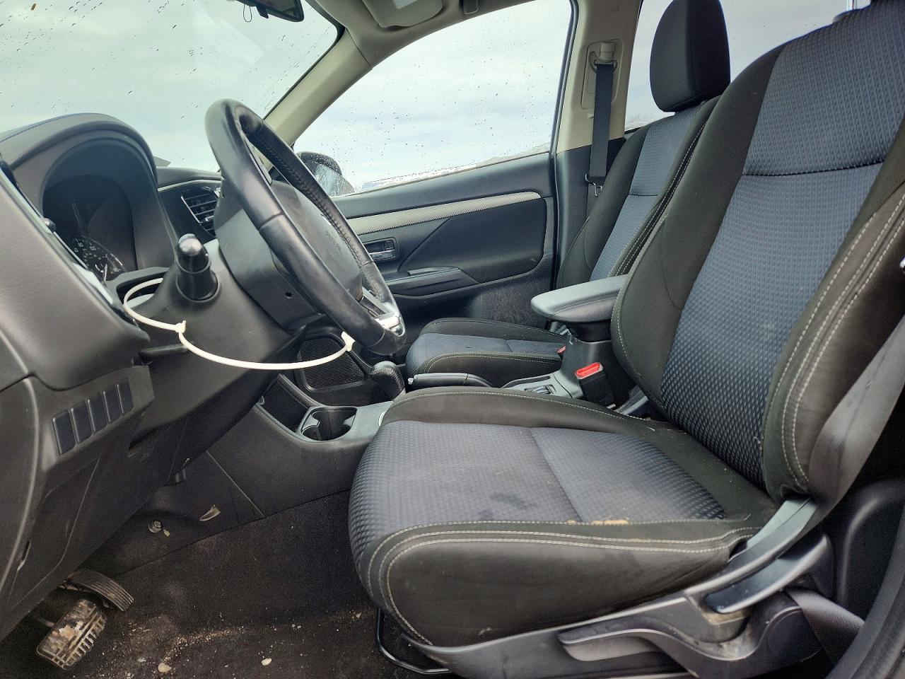 2016 MITSUBISHI outlander