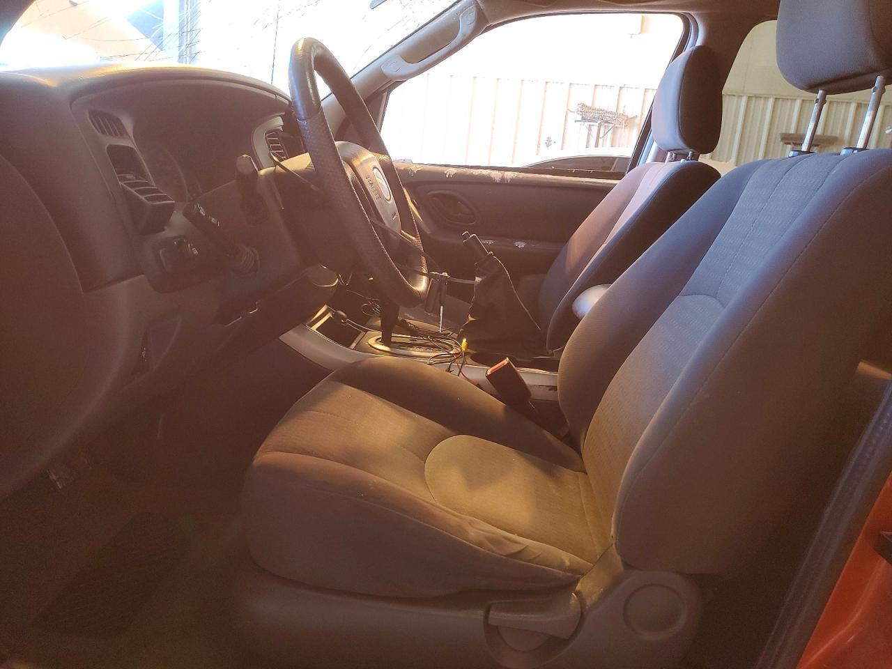2005 MAZDA Tribute