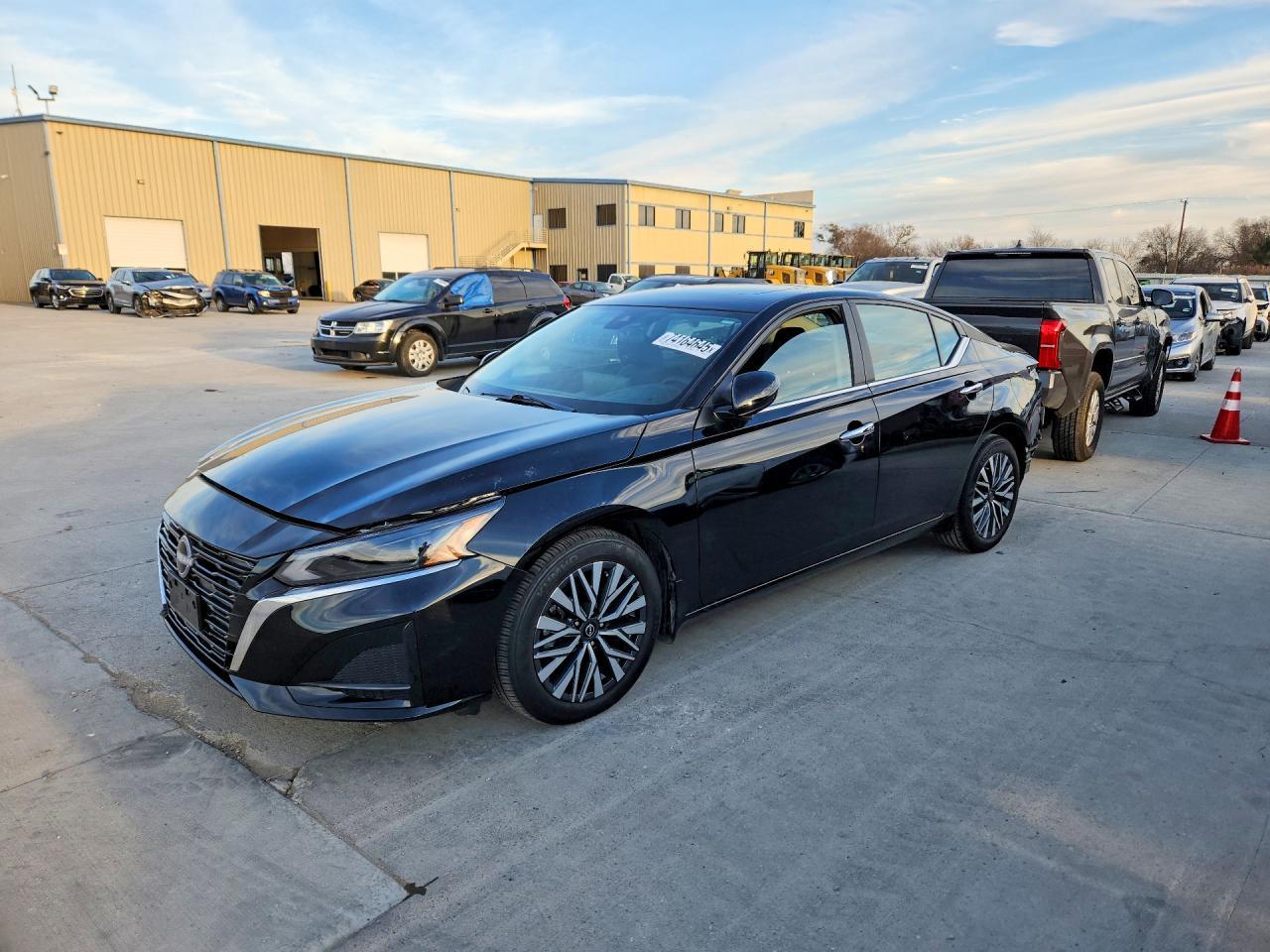 2025 NISSAN
