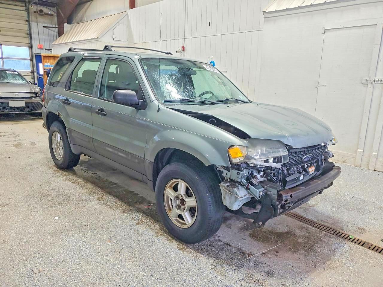 2005 FORD ESCAPE
