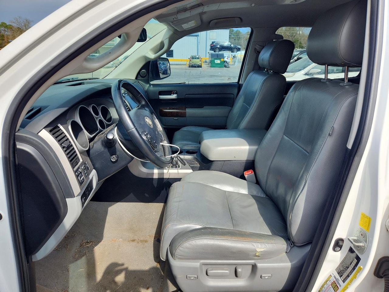 2011 TOYOTA TUNDRA