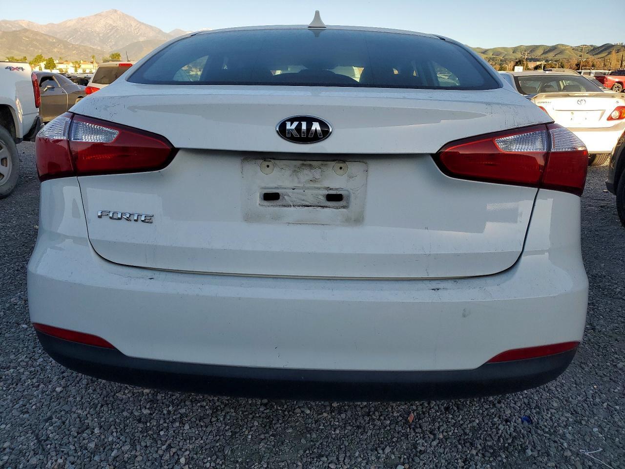 2016 KIA FORTE