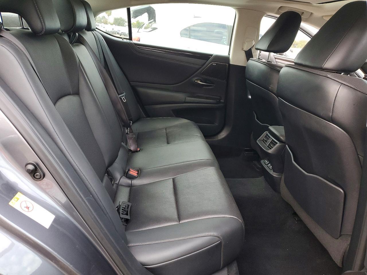 2019 LEXUS ES 350