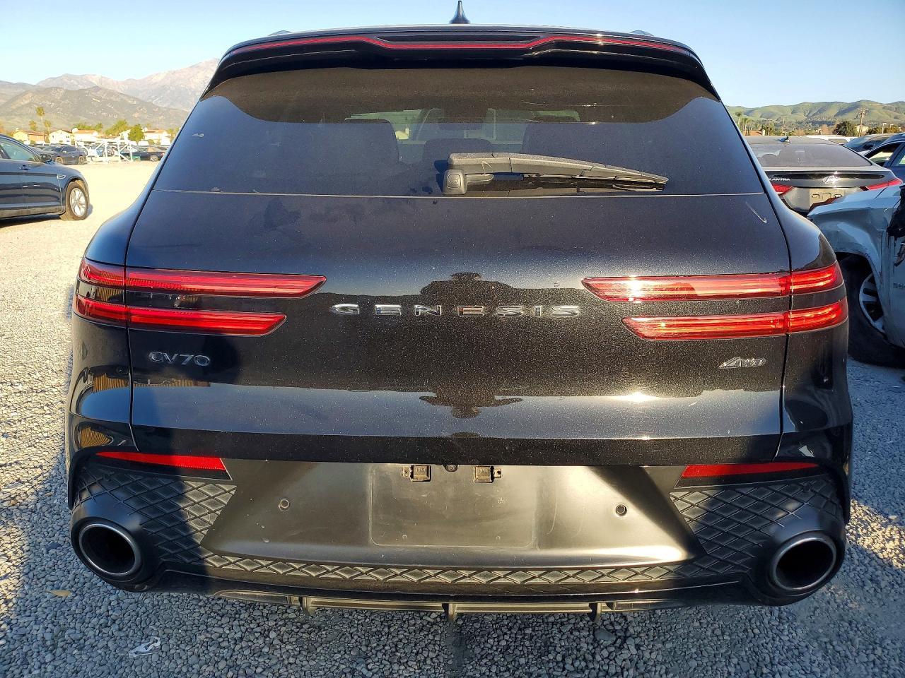 2023 GENESIS GV70