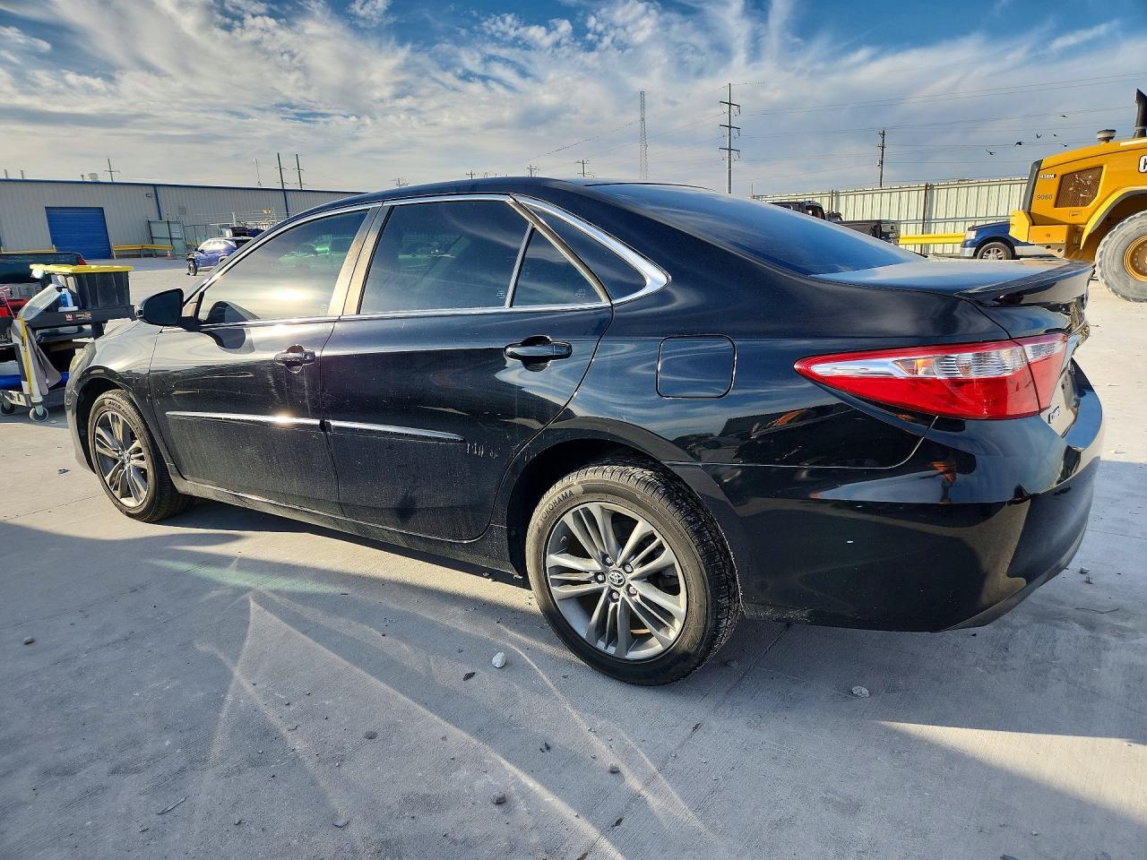2016 TOYOTA CAMRY