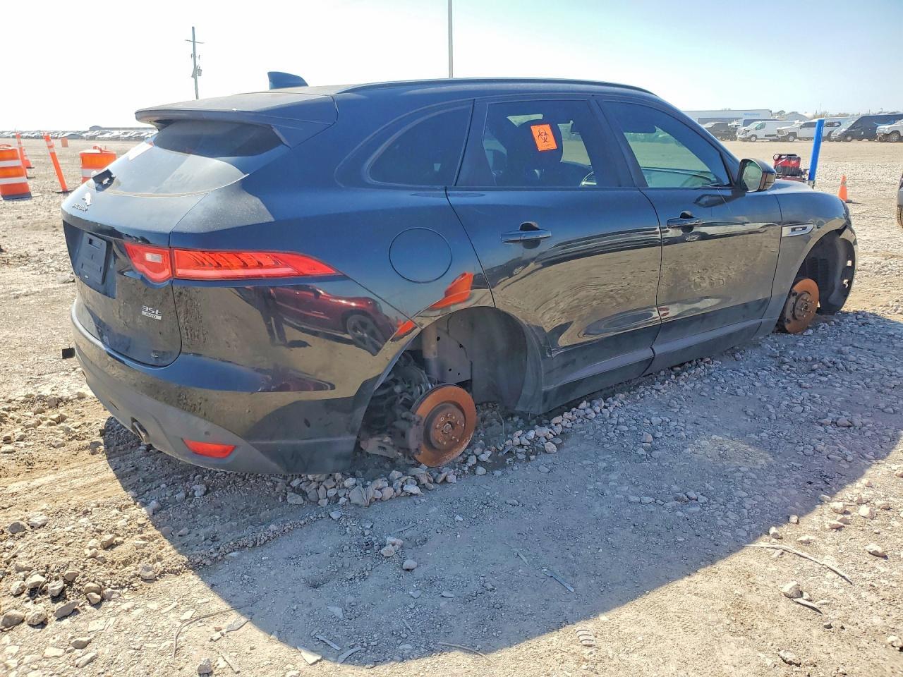 2017 JAGUAR F-Pace
