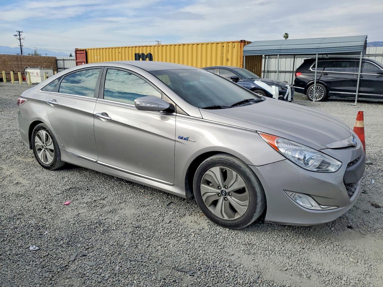 2013 HYUNDAI SONATA