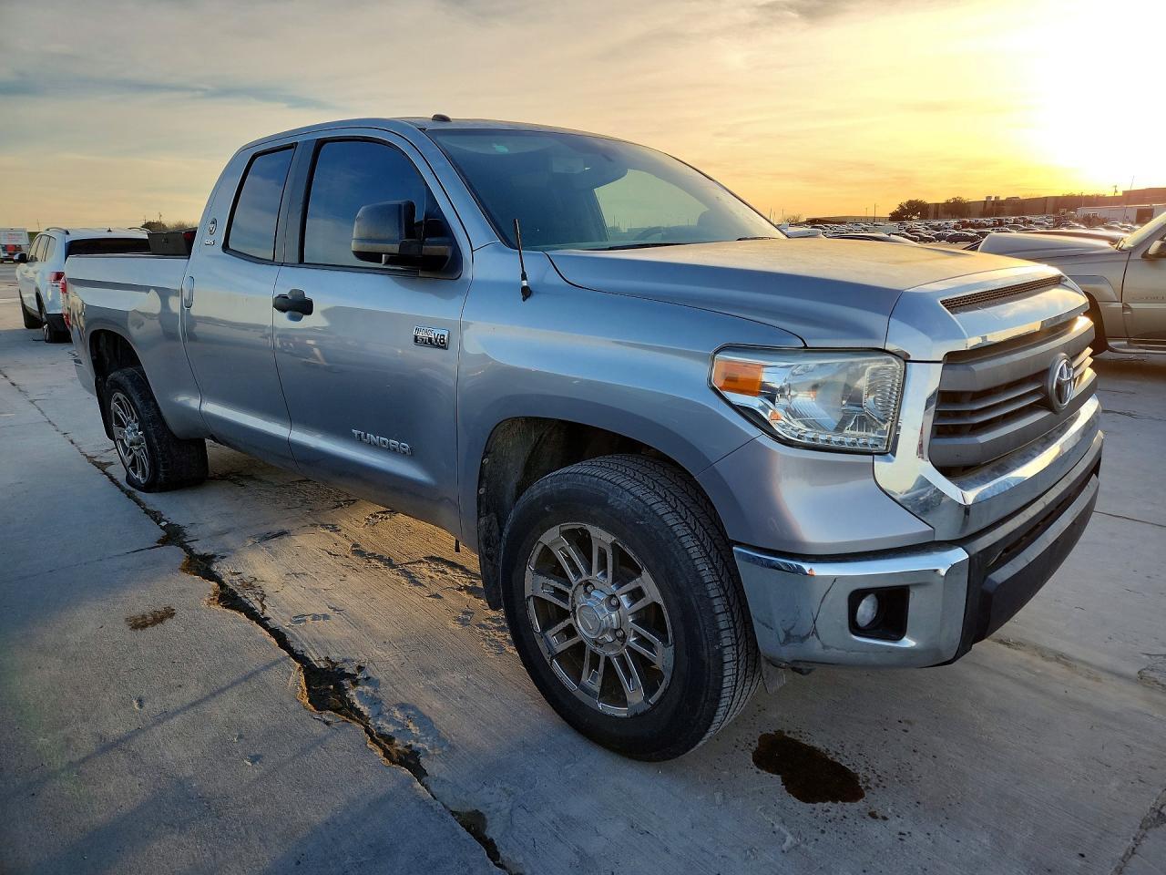 2014 TOYOTA TUNDRA