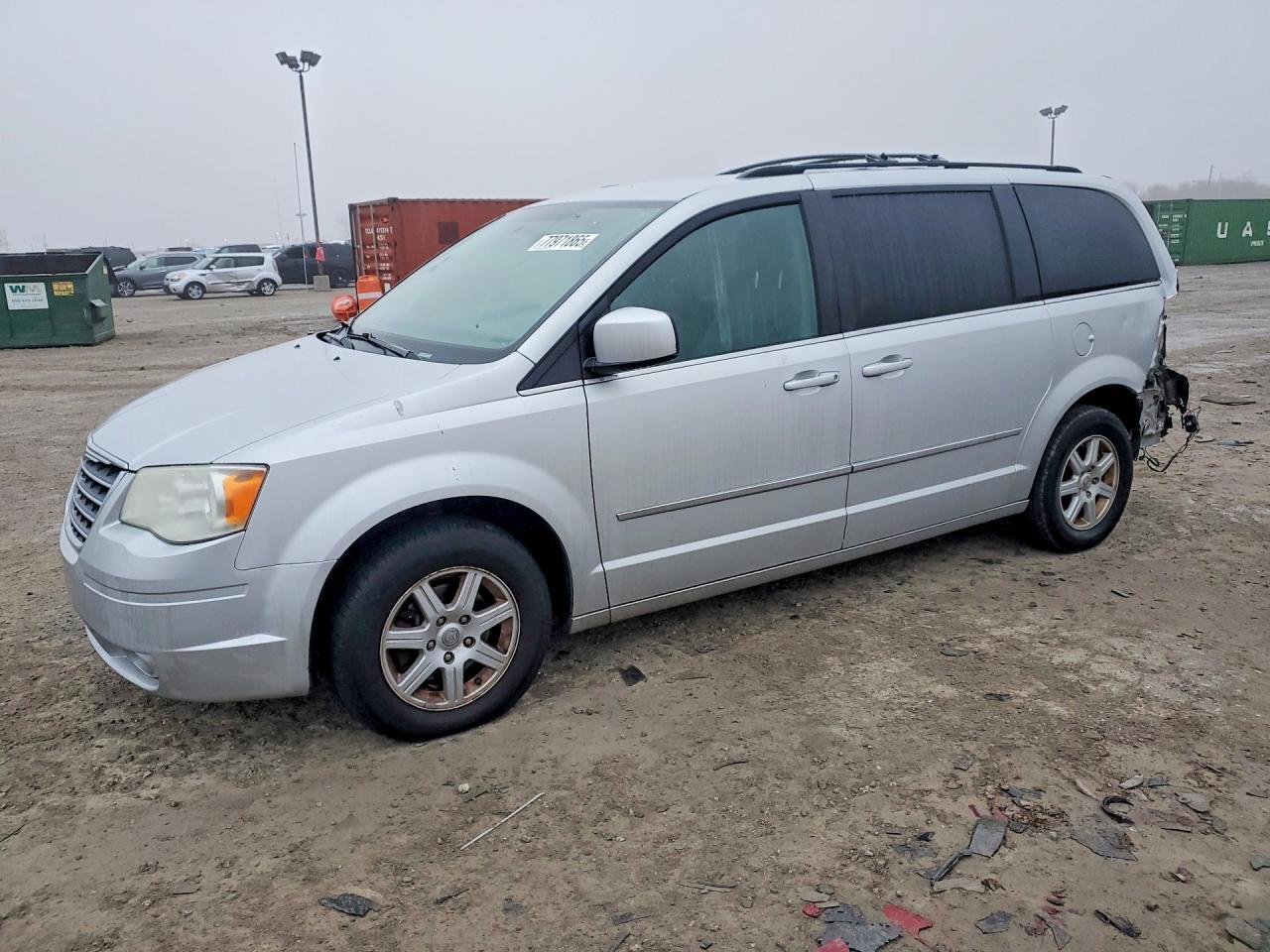 2010 CHRYSLER Town & Country