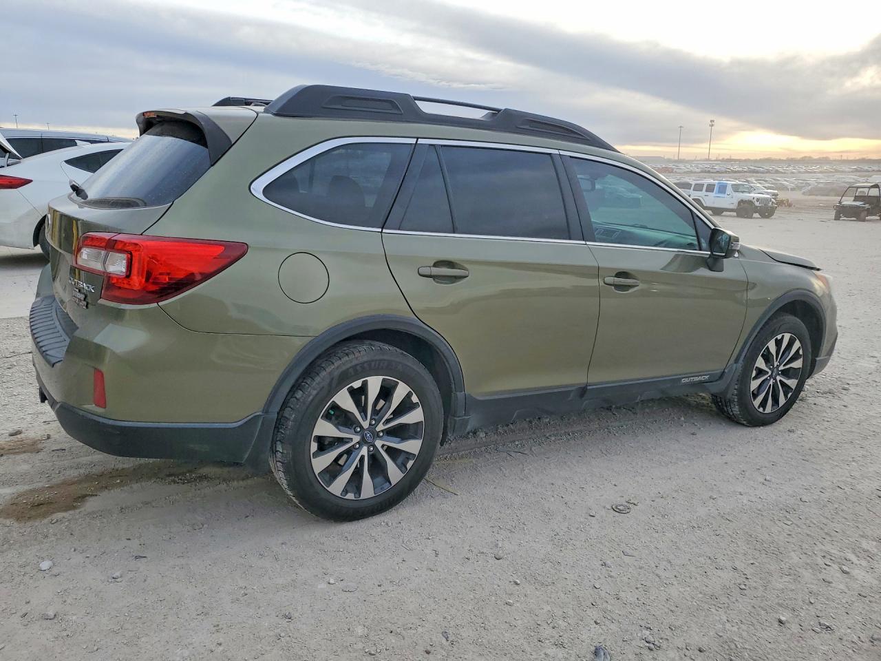 2015 SUBARU Outback