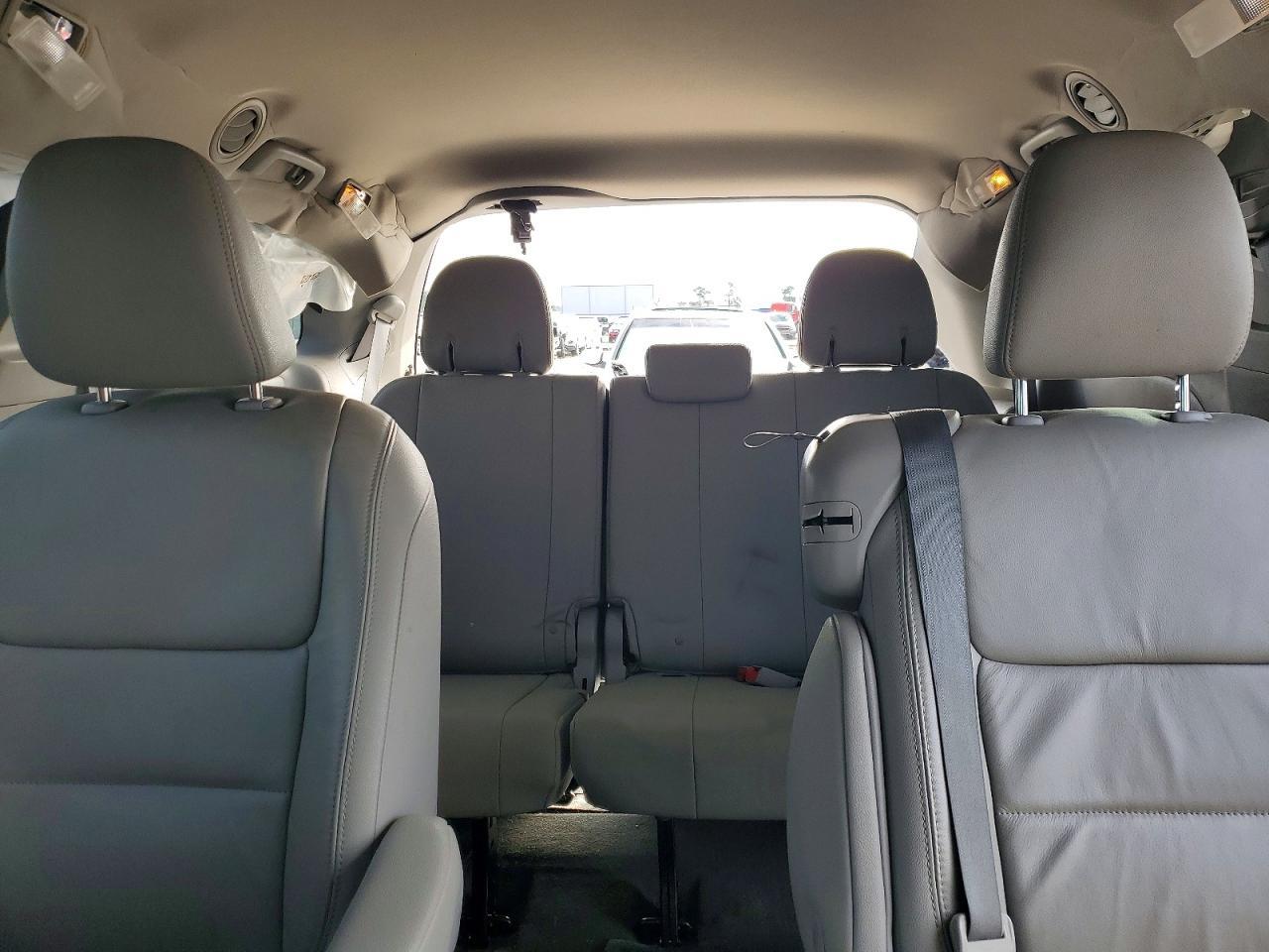 2016 TOYOTA SIENNA