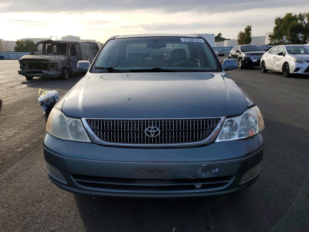 2000 TOYOTA Avalon