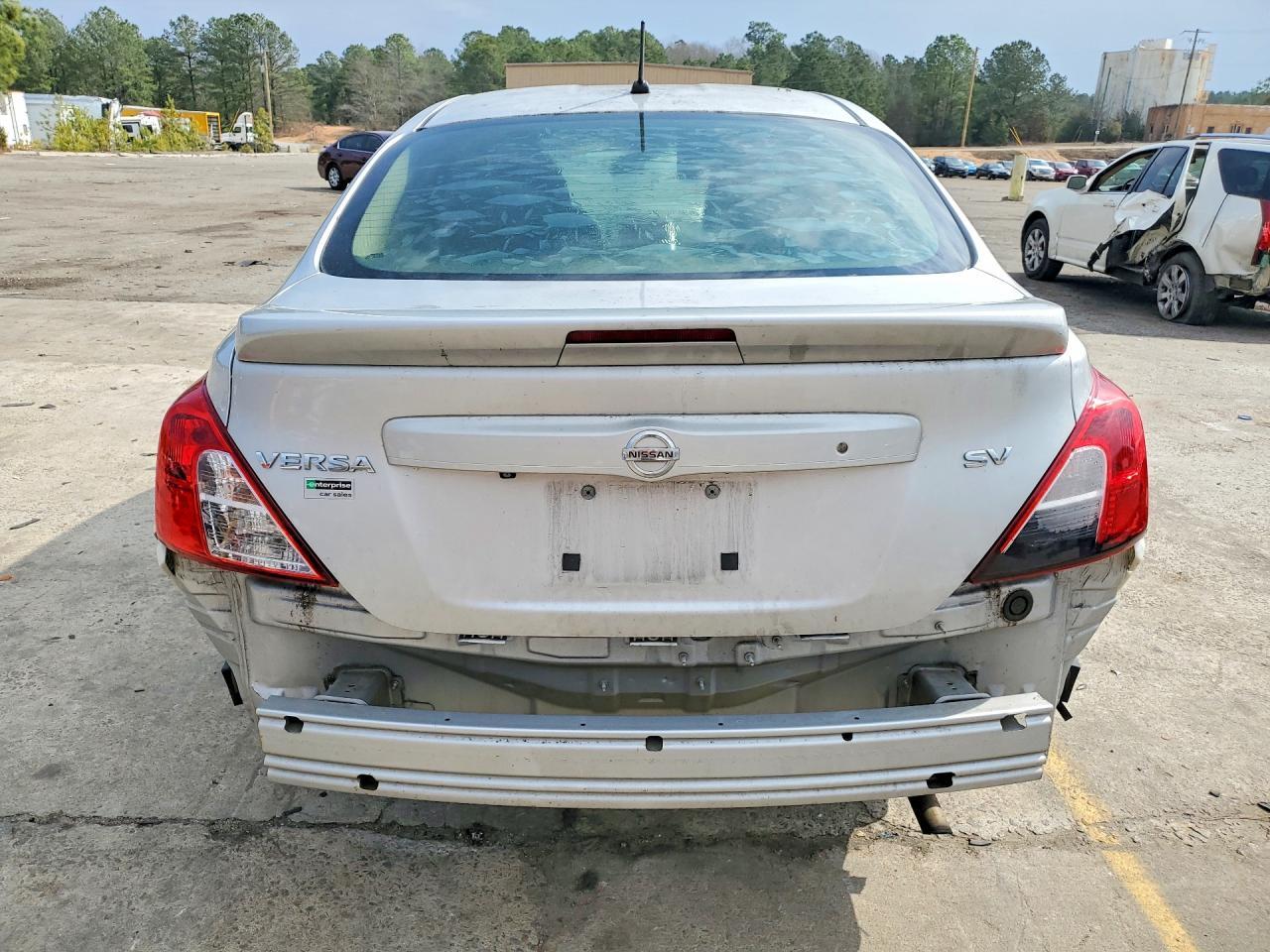 2019 NISSAN VERSA