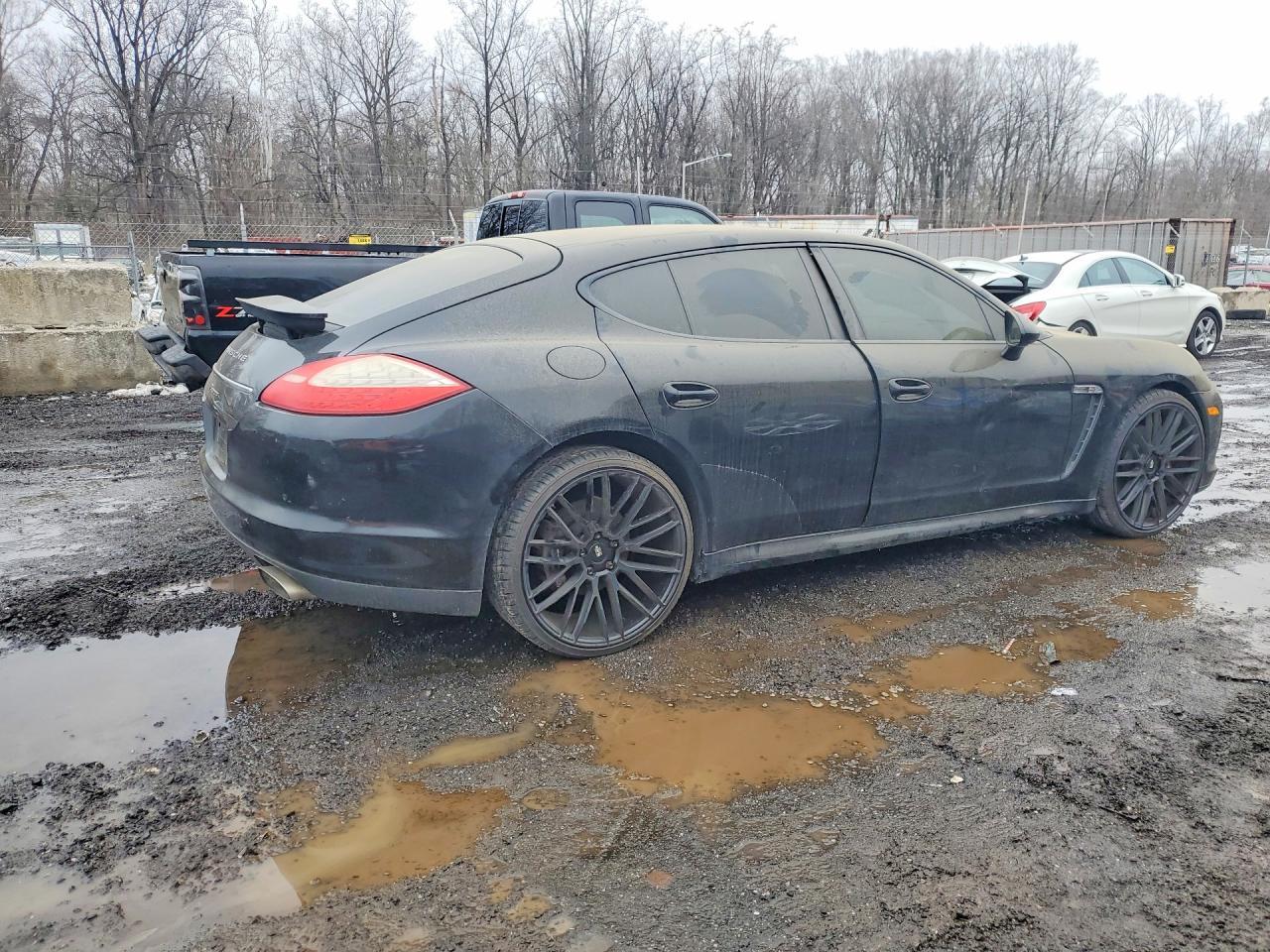 2011 PORSCHE Panamera