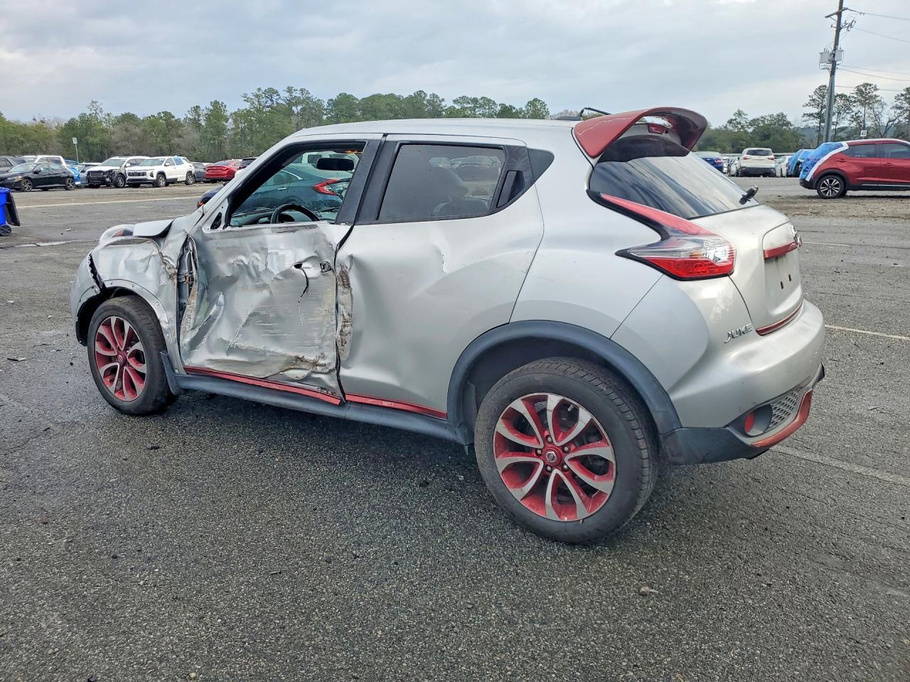 2015 NISSAN Juke