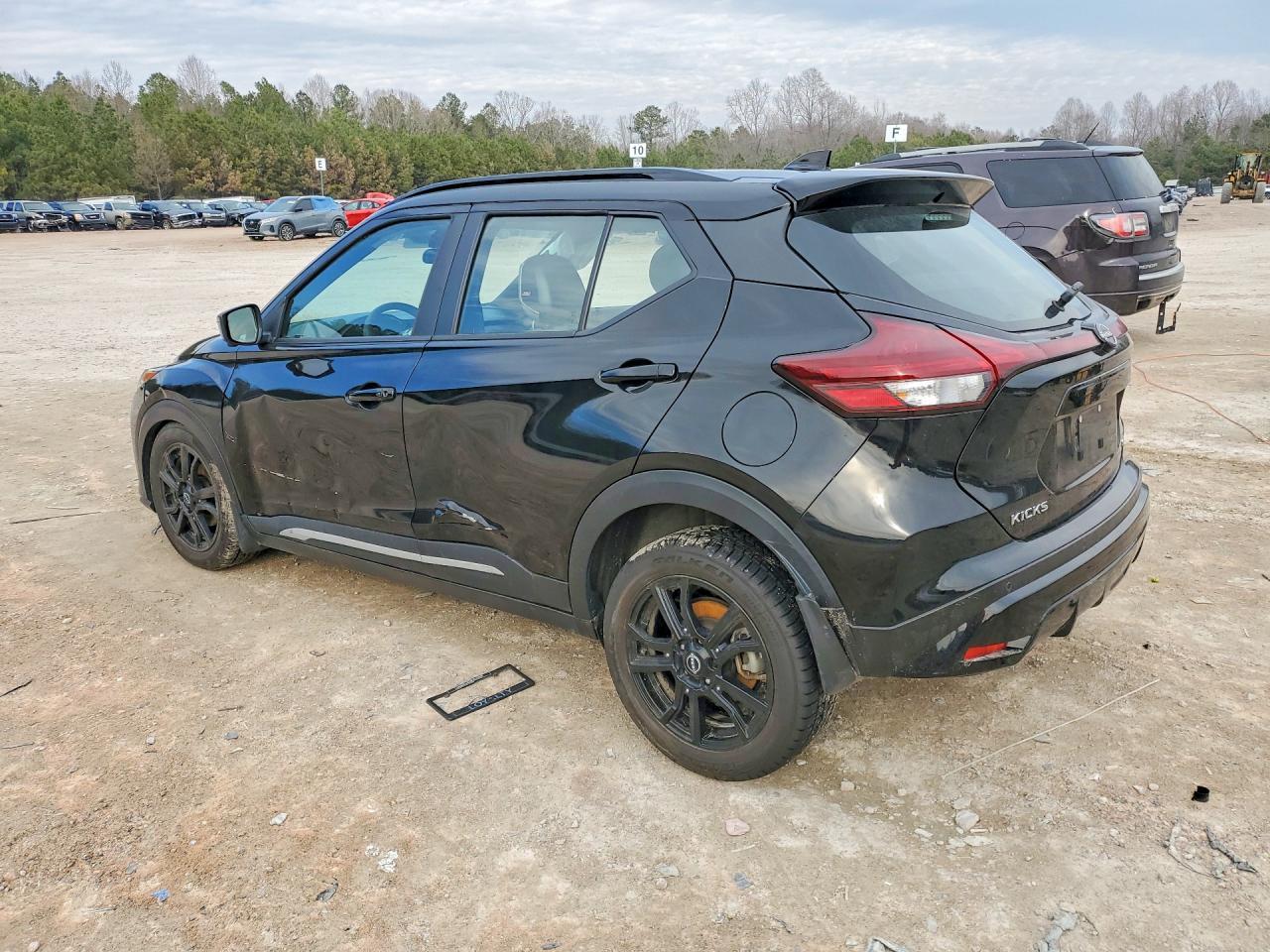 2024 NISSAN KICKS