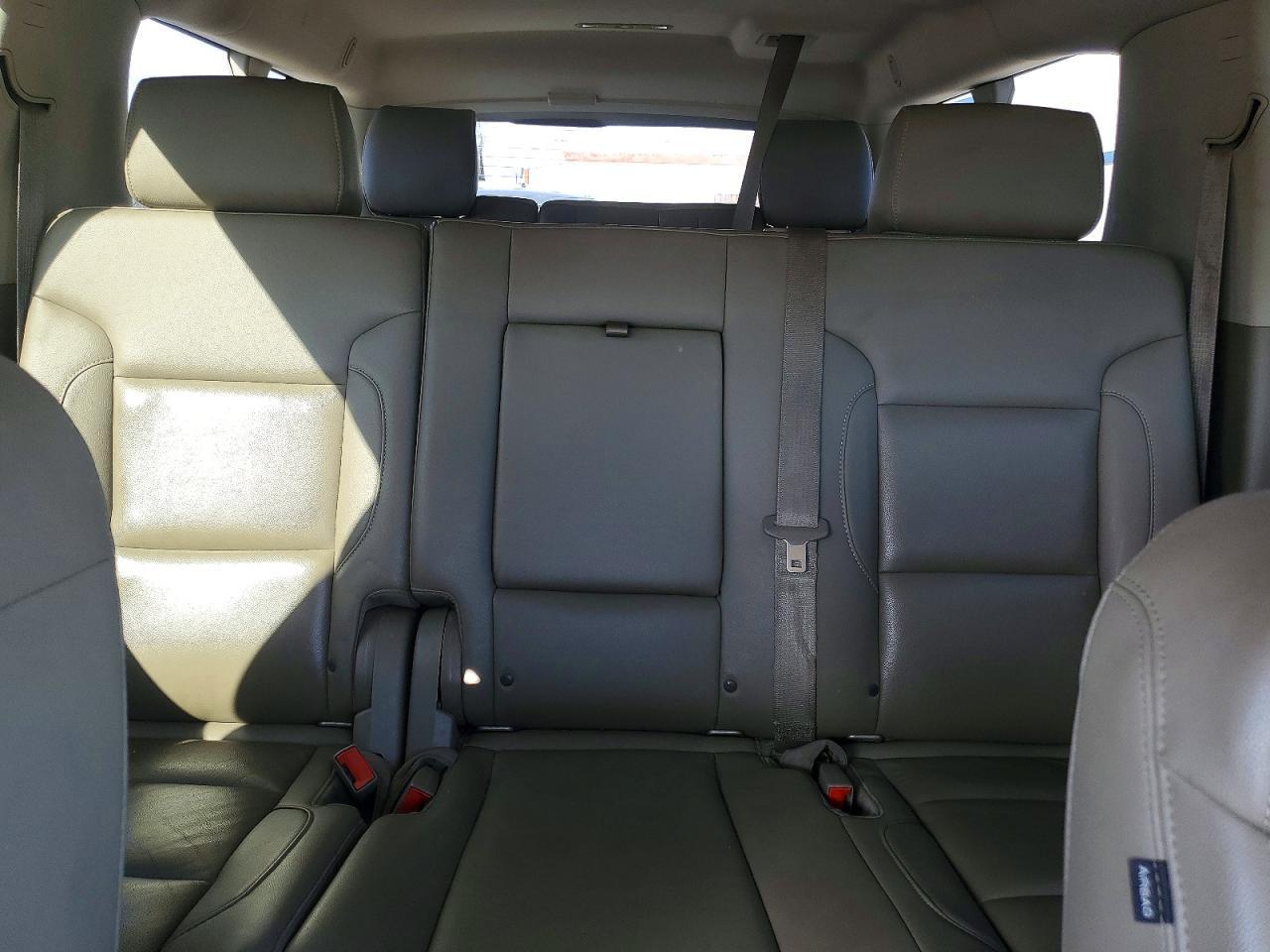 2016 CHEVROLET Suburban