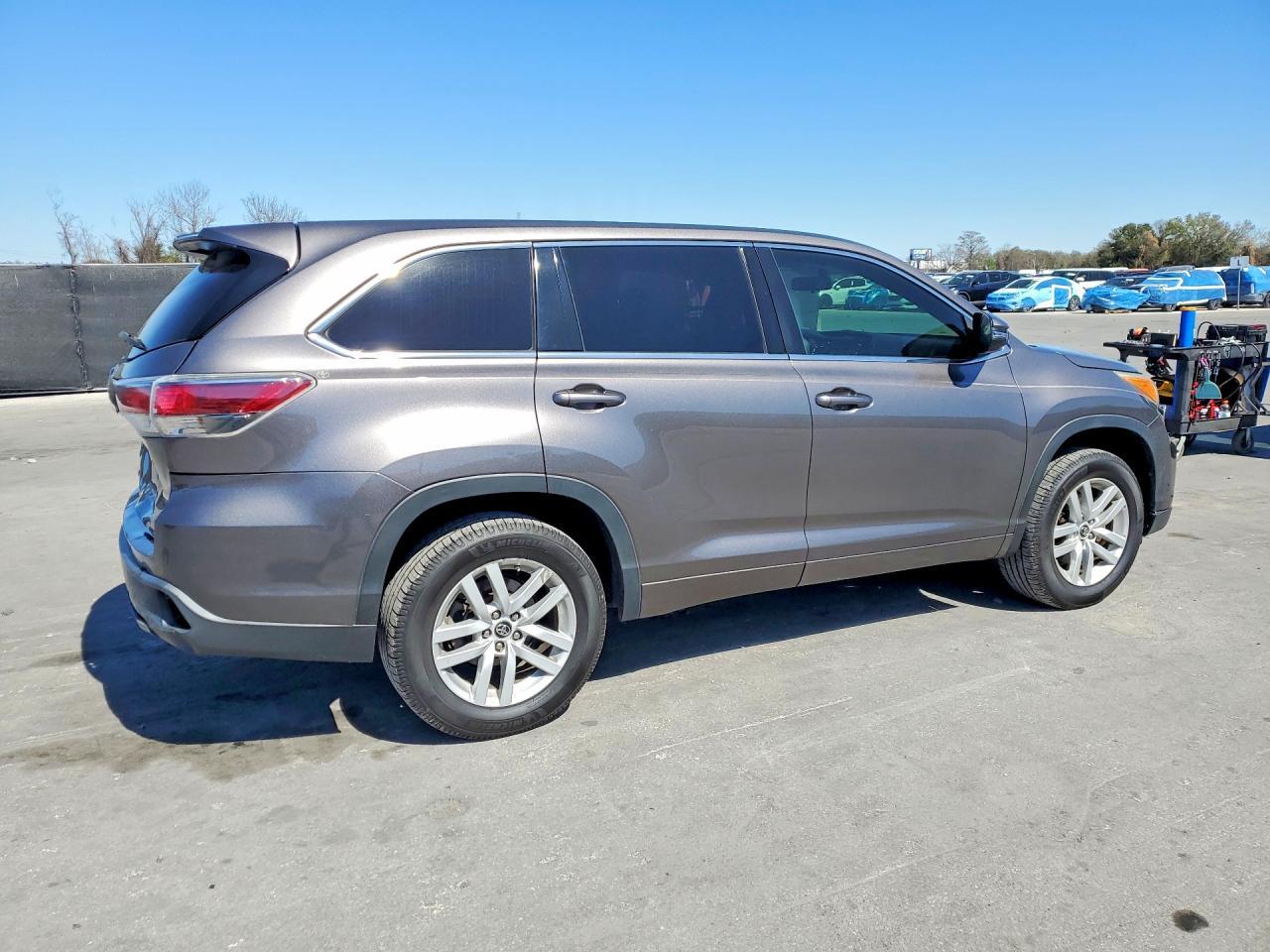 2016 TOYOTA HIGHLANDER