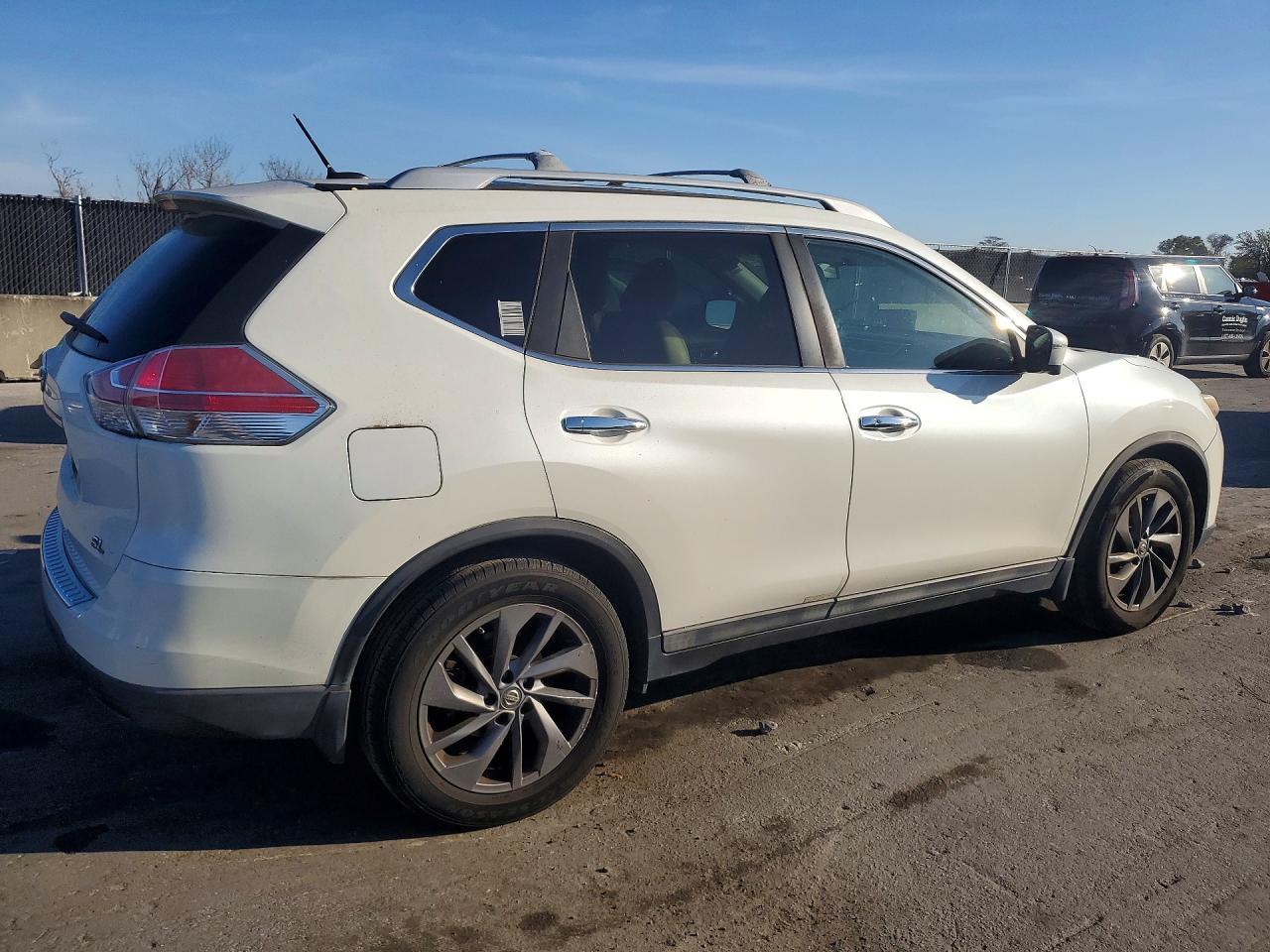 2016 NISSAN ROGUE