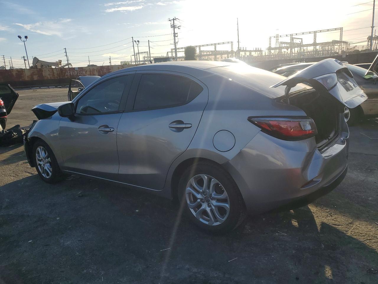 2016 TOYOTA SCION