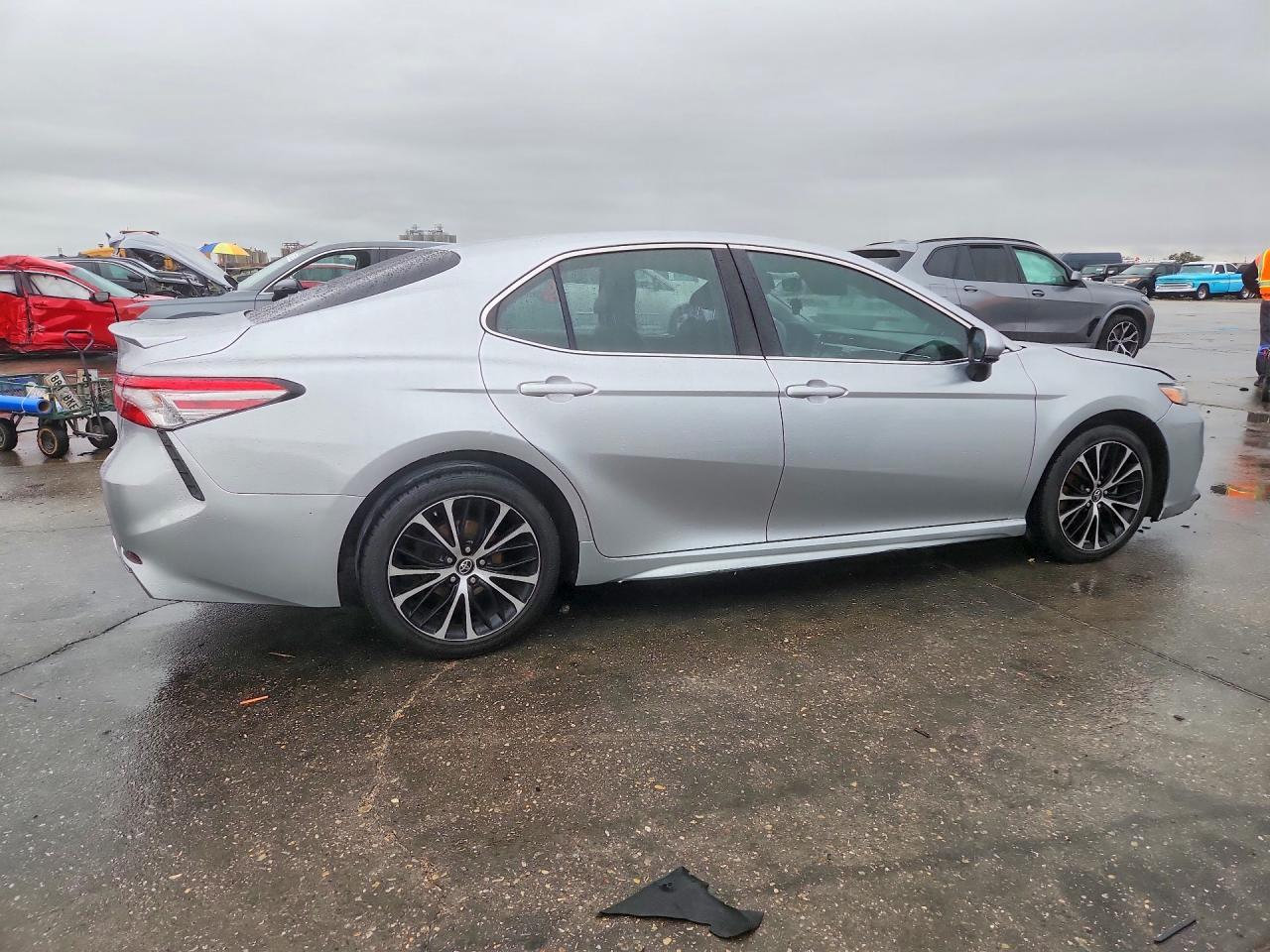 2018 TOYOTA CAMRY